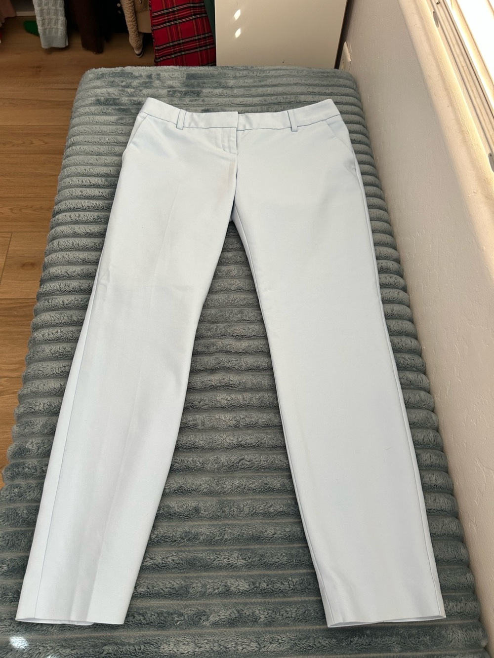 Express Columnist Ankle Midrise pant 2R light blue. Excellent condition.
